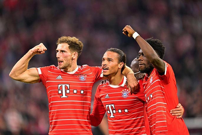 Bayern Munich lên ngôi đầu bảng Bundesliga, Dortmund thắng đậm