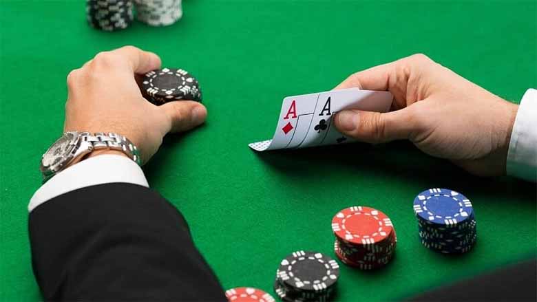 Bí quyết chơi bài xì tố: Kỹ năng đọc bài và tâm lý đối thủ 