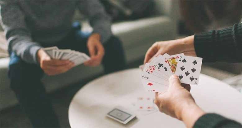Tiến lên miền Nam là gì? Luật chơi bài chuẩn cho người mới bắt đầu 