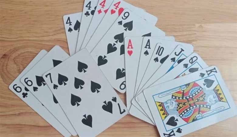 Bình xập xám là gì? Tìm hiểu về trò chơi dân gian hấp dẫn này!