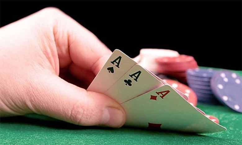 Luật chơi Liêng cơ bản đến nâng cao: Tránh sai lầm khi đặt cược
